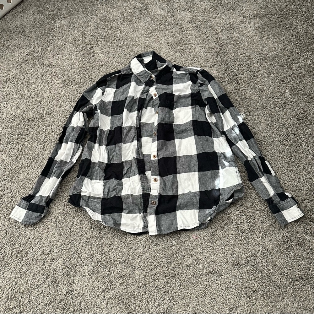 BLACK AND WHITE SO FLANNEL BUTTON UP DRESS UP DRESS DOWN SPRING FLANNEL